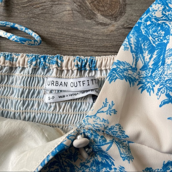 UO Lilly Satin Tie Shoulder Top - Picture 6 of 6